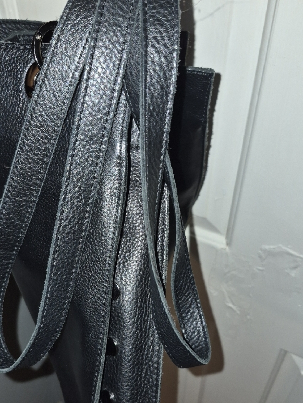 Hammit Vintage Leather Tote Bag - Classic Studded Shoulder Bag - Picture 4 of 6